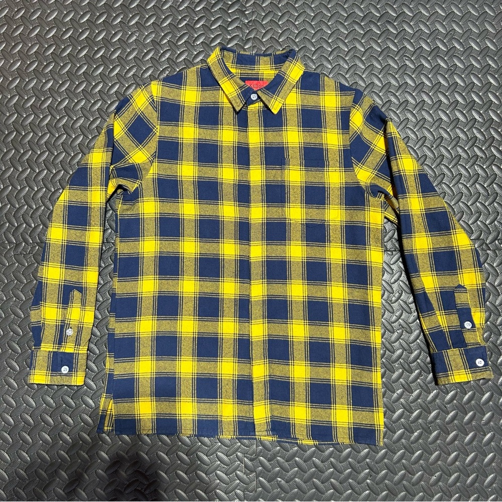 Killion Flannel Shirt Plaid Button Down Men’s Size Small Yellow Blue Casual